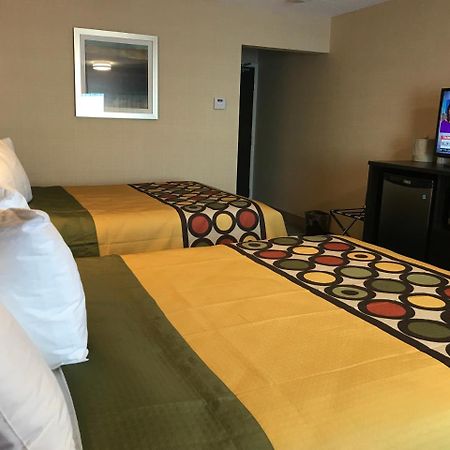 Bay Hill Inns & Suites Neepawa Luaran gambar