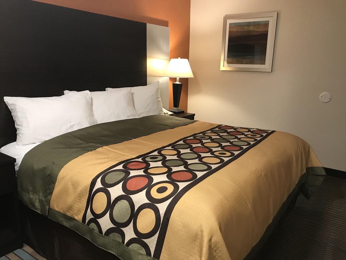 Bay Hill Inns & Suites Neepawa Luaran gambar