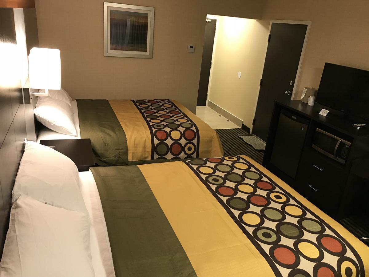 Bay Hill Inns & Suites Neepawa Luaran gambar