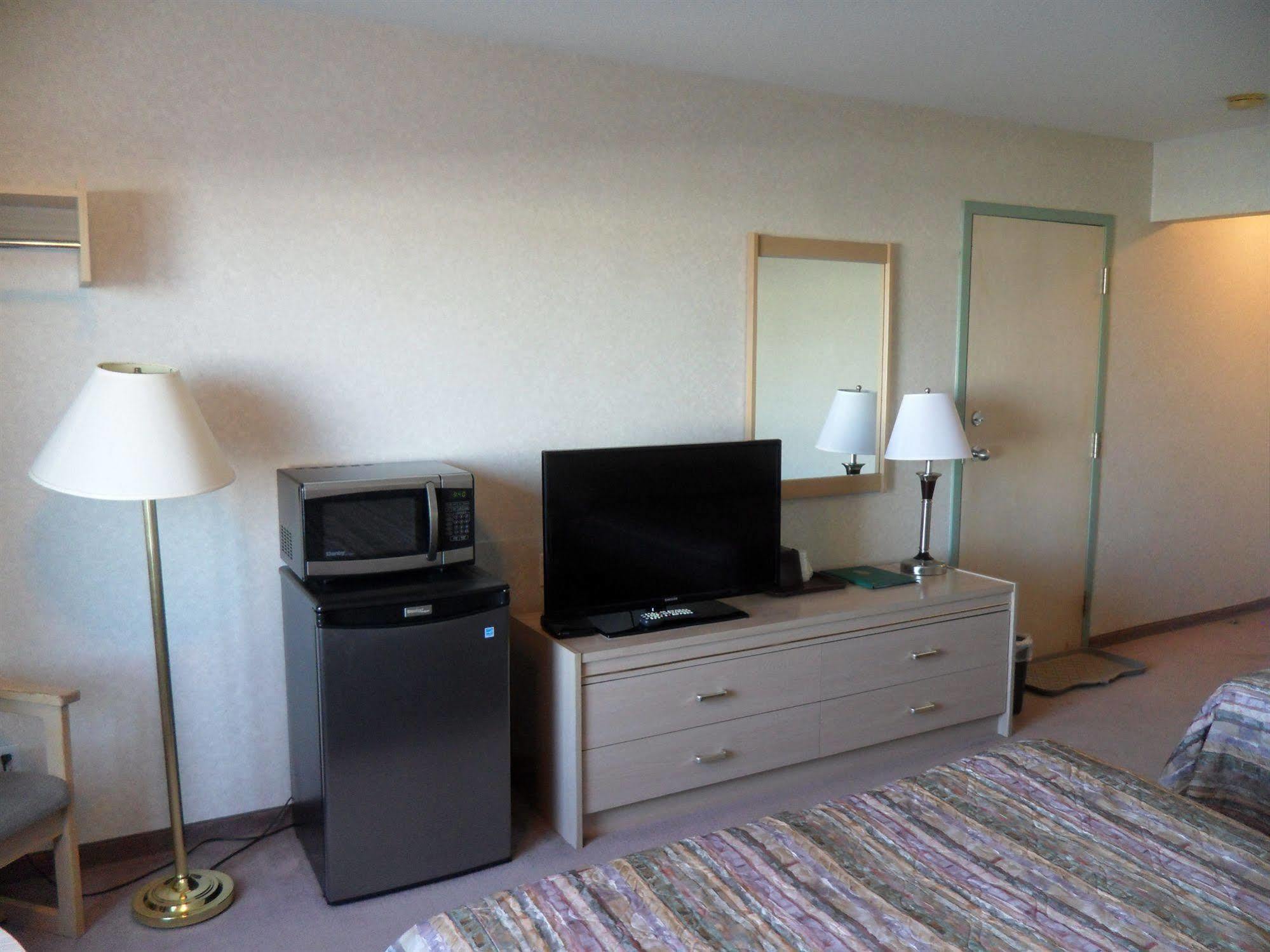 Bay Hill Inns & Suites Neepawa Luaran gambar