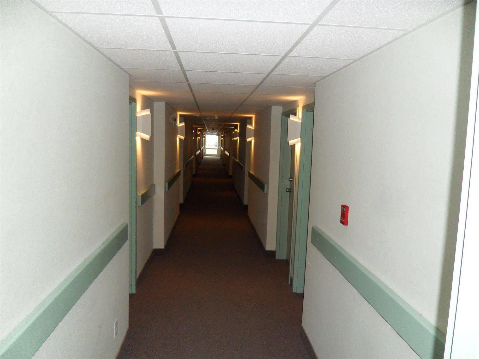 Bay Hill Inns & Suites Neepawa Luaran gambar