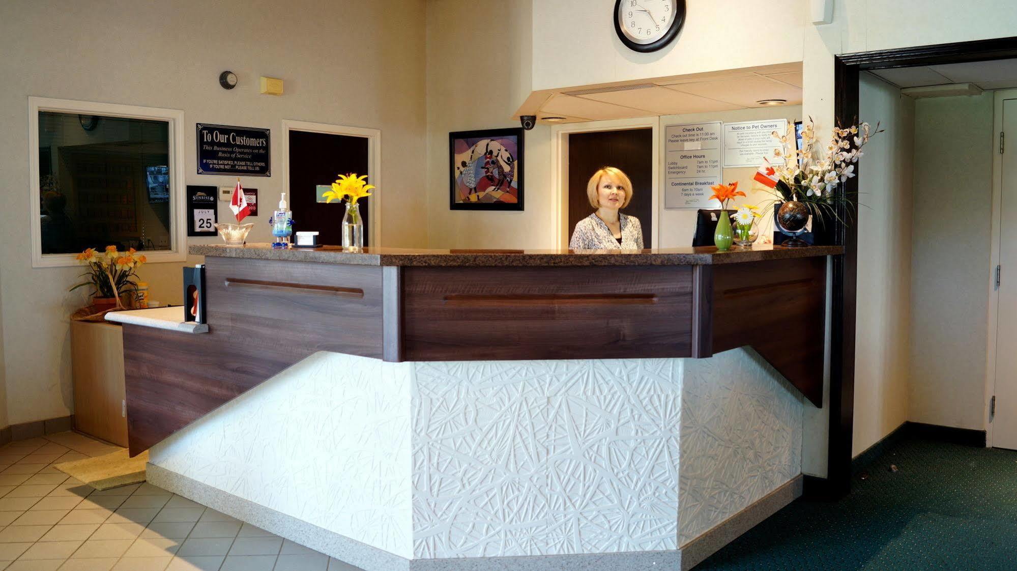 Bay Hill Inns & Suites Neepawa Luaran gambar