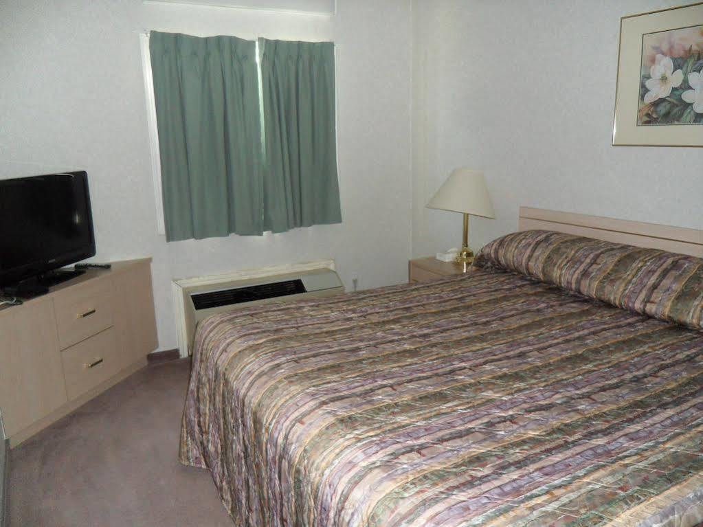 Bay Hill Inns & Suites Neepawa Luaran gambar